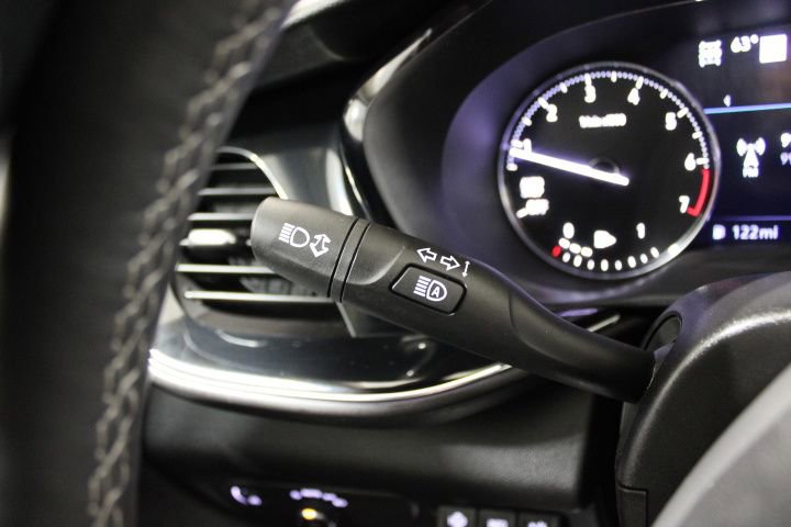 Used 2023 Buick Envision Avenir image 41