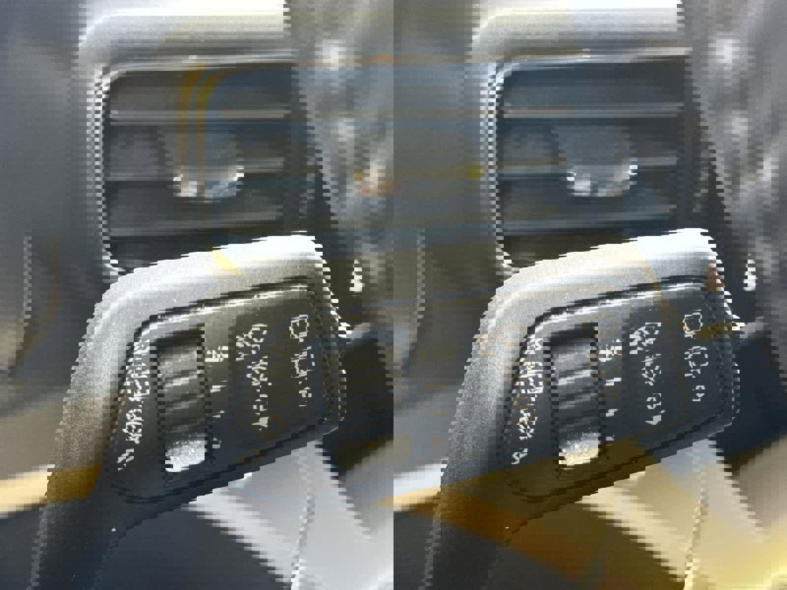 Used 2022 Ford Explorer XLT w/ Equipment Group 202A image 27