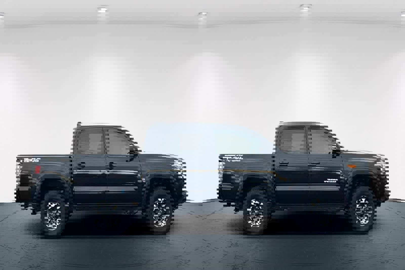 Used 2021 Toyota Tacoma TRD Off-Road image 6