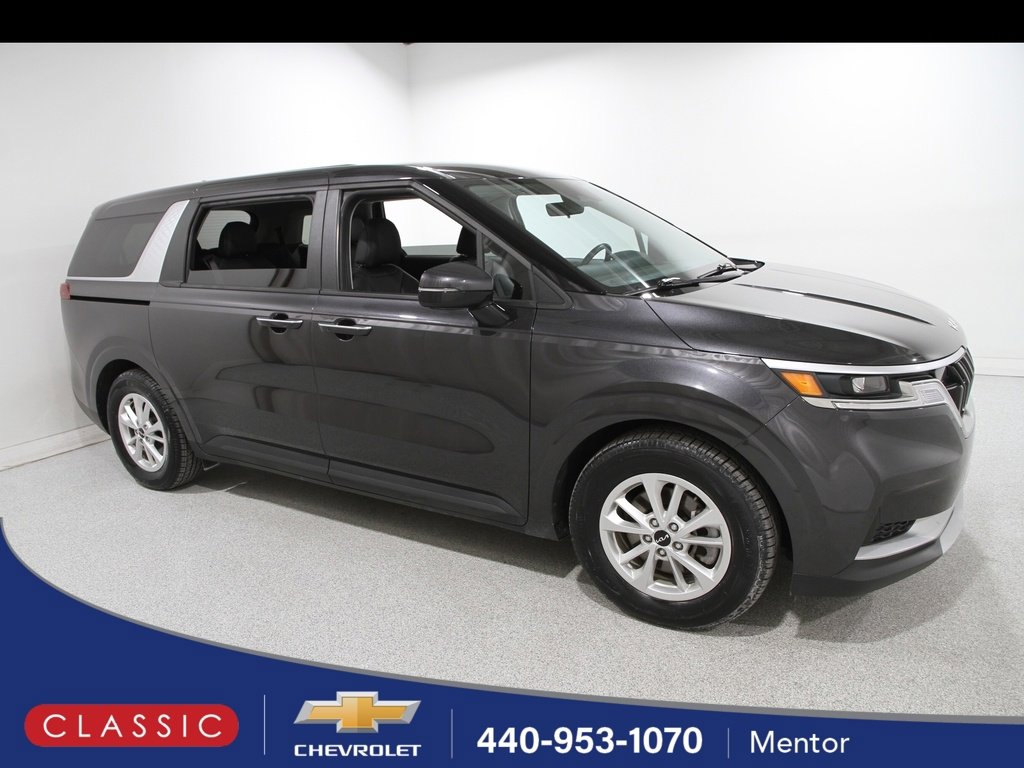 Used 2024 Kia Carnival LX image 1