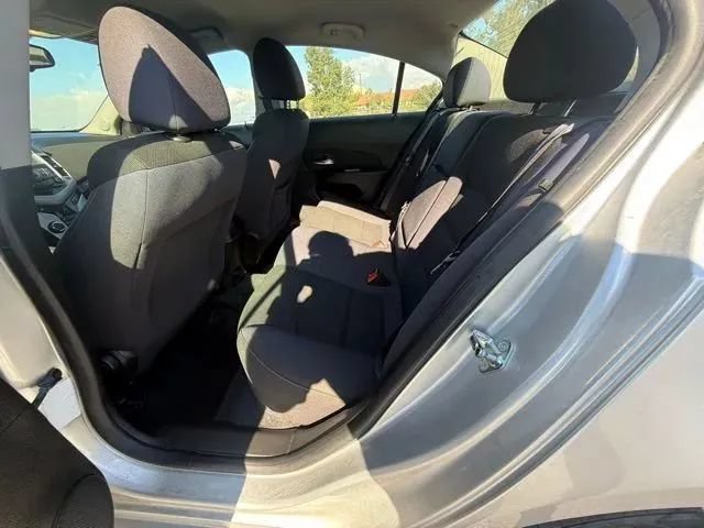 Used 2016 Chevrolet Cruze LT FWD image 12