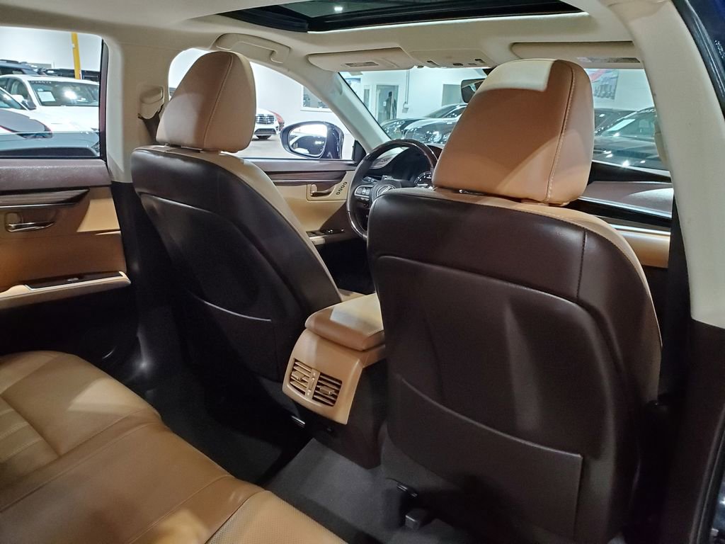 Used 2016 Lexus ES 350 w/ Luxury Package w/Wood Trim image 21