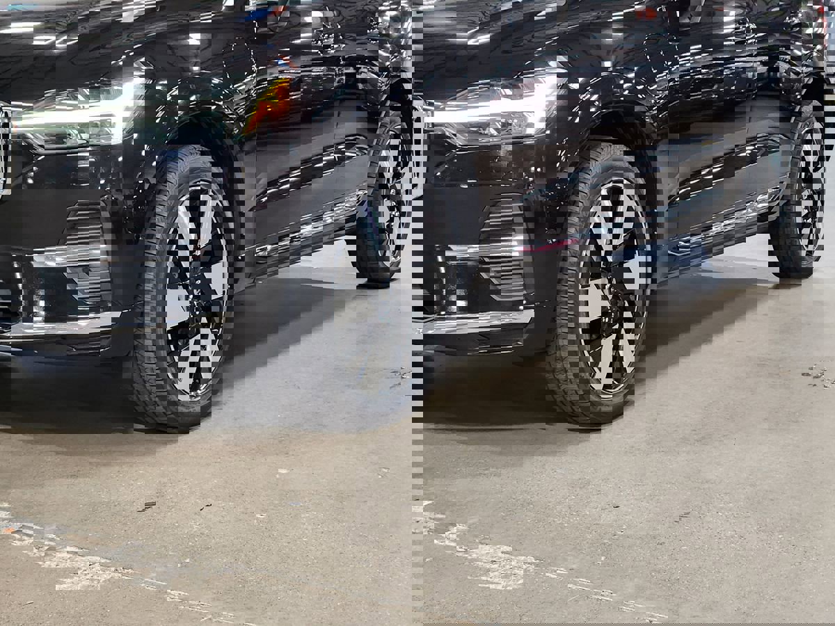 Used 2023 Volvo XC60 T8 Plus w/ Protection Package Premier image 18