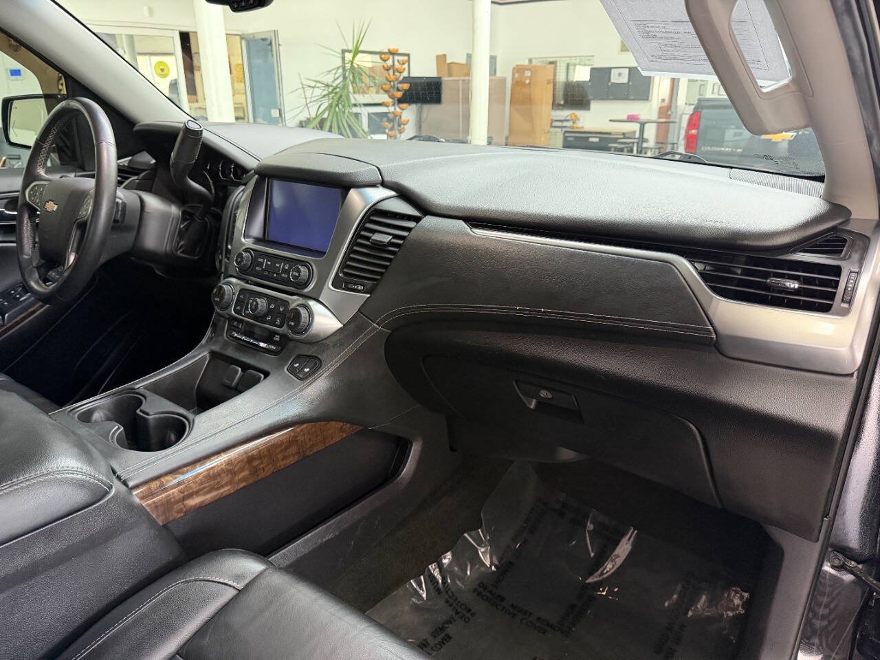 Used 2017 Chevrolet Suburban LT AWD/4WD image 19