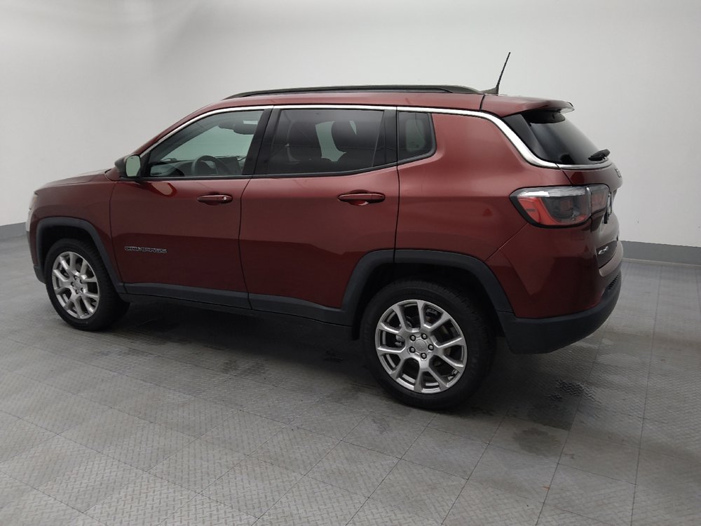 Used 2022 Jeep Compass Latitude AWD/4WD image 3