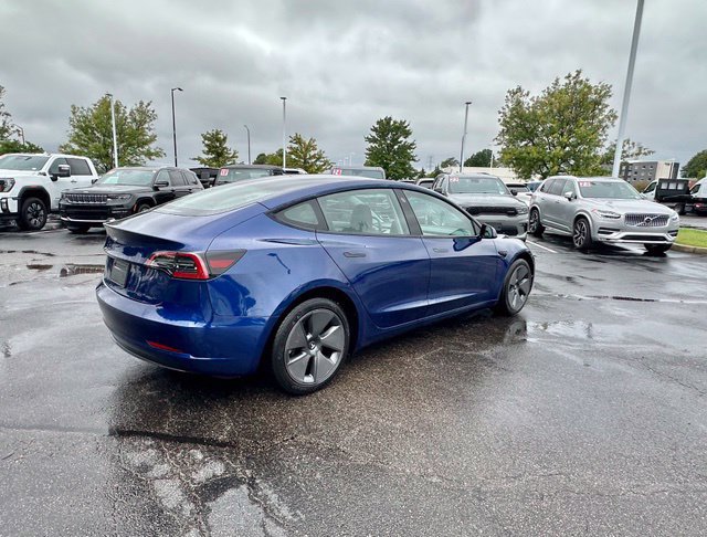 Used 2023 Tesla Model 3 Standard Range RWD image 10