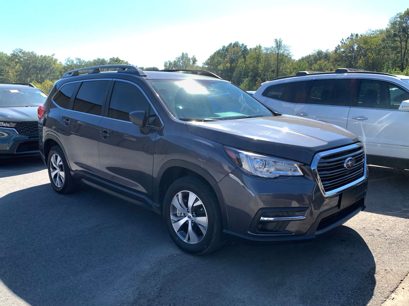 Used 2022 Subaru Ascent Premium w/ Convenience Package image 1