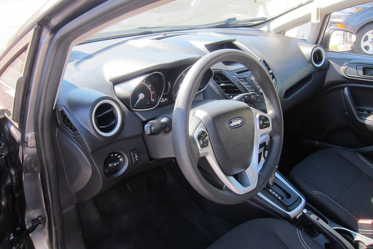 Used 2017 Ford Fiesta SE FWD image 9