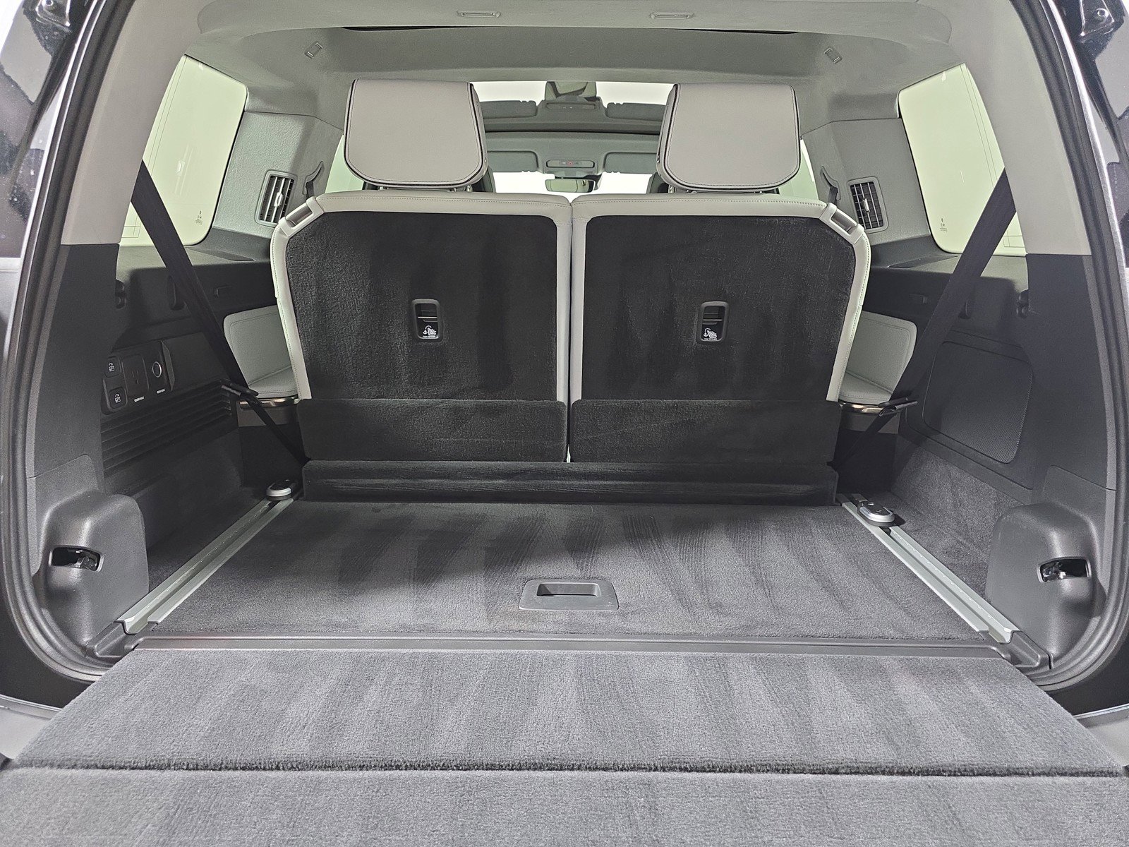 Used 2024 Rivian R1S Adventure AWD/4WD image 15