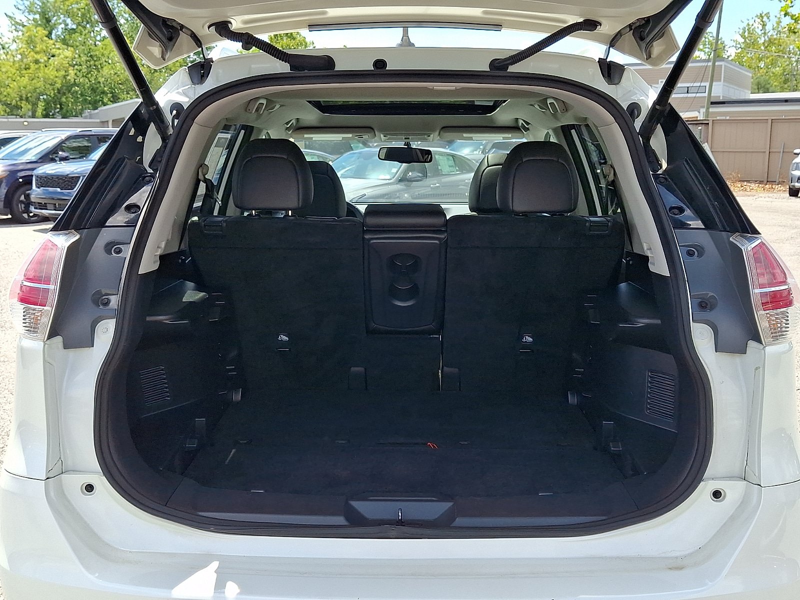 Used 2016 Nissan Rogue SL AWD/4WD image 29