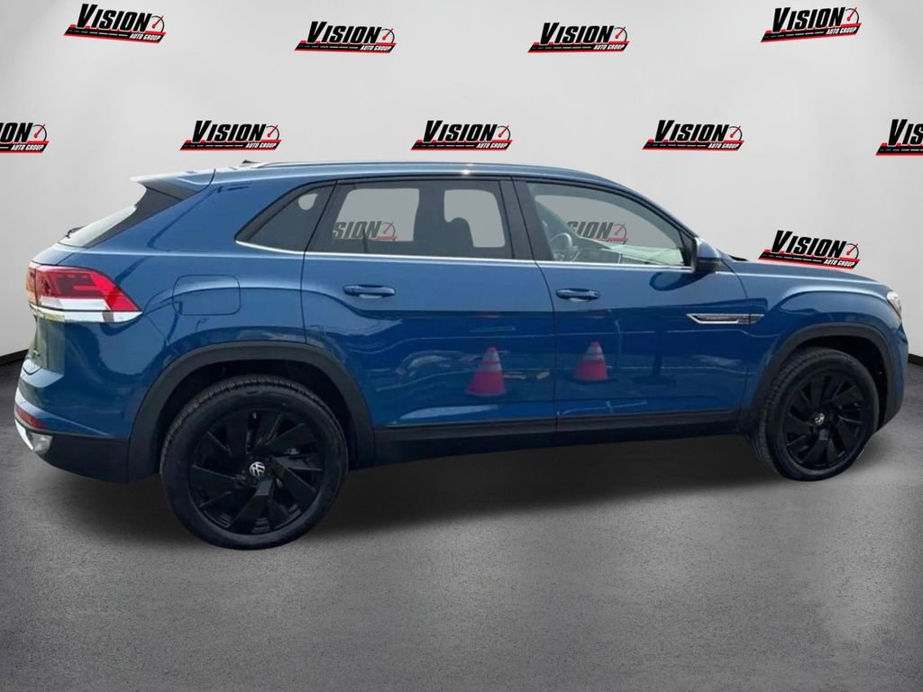 Used 2025 Volkswagen Atlas Cross Sport SE image 4