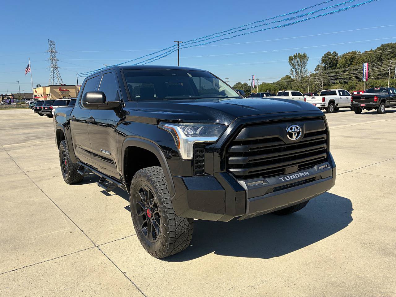 Used 2022 Toyota Tundra SR5 AWD/4WD image 4