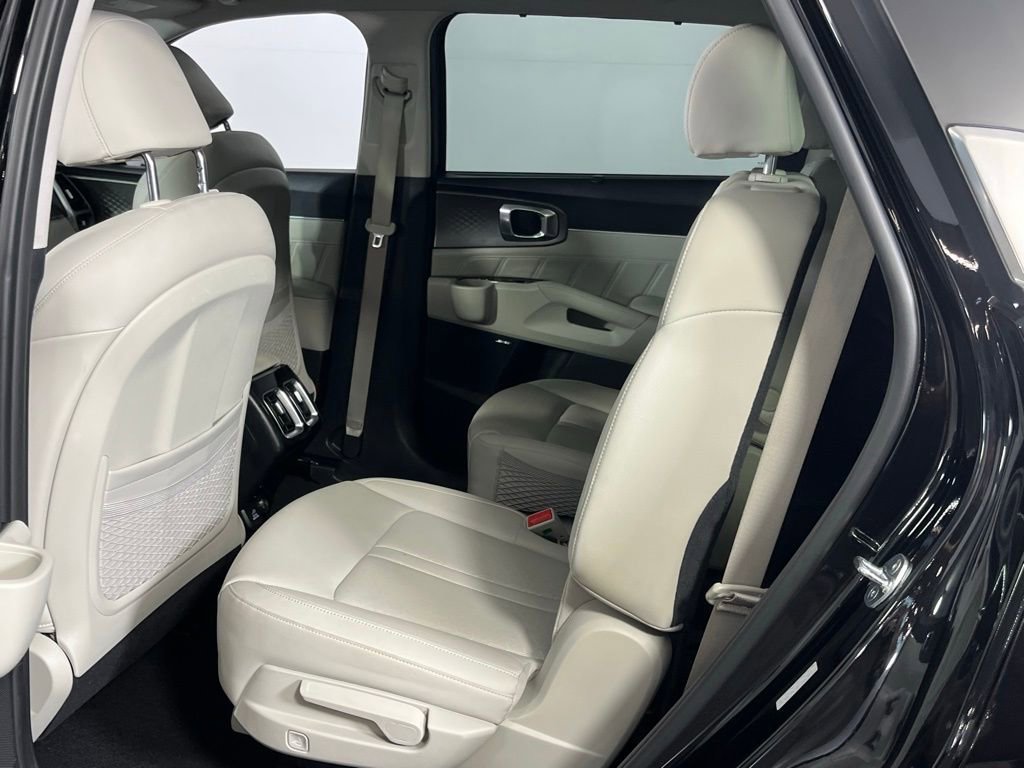Used 2023 Kia Sorento SX Prestige image 24