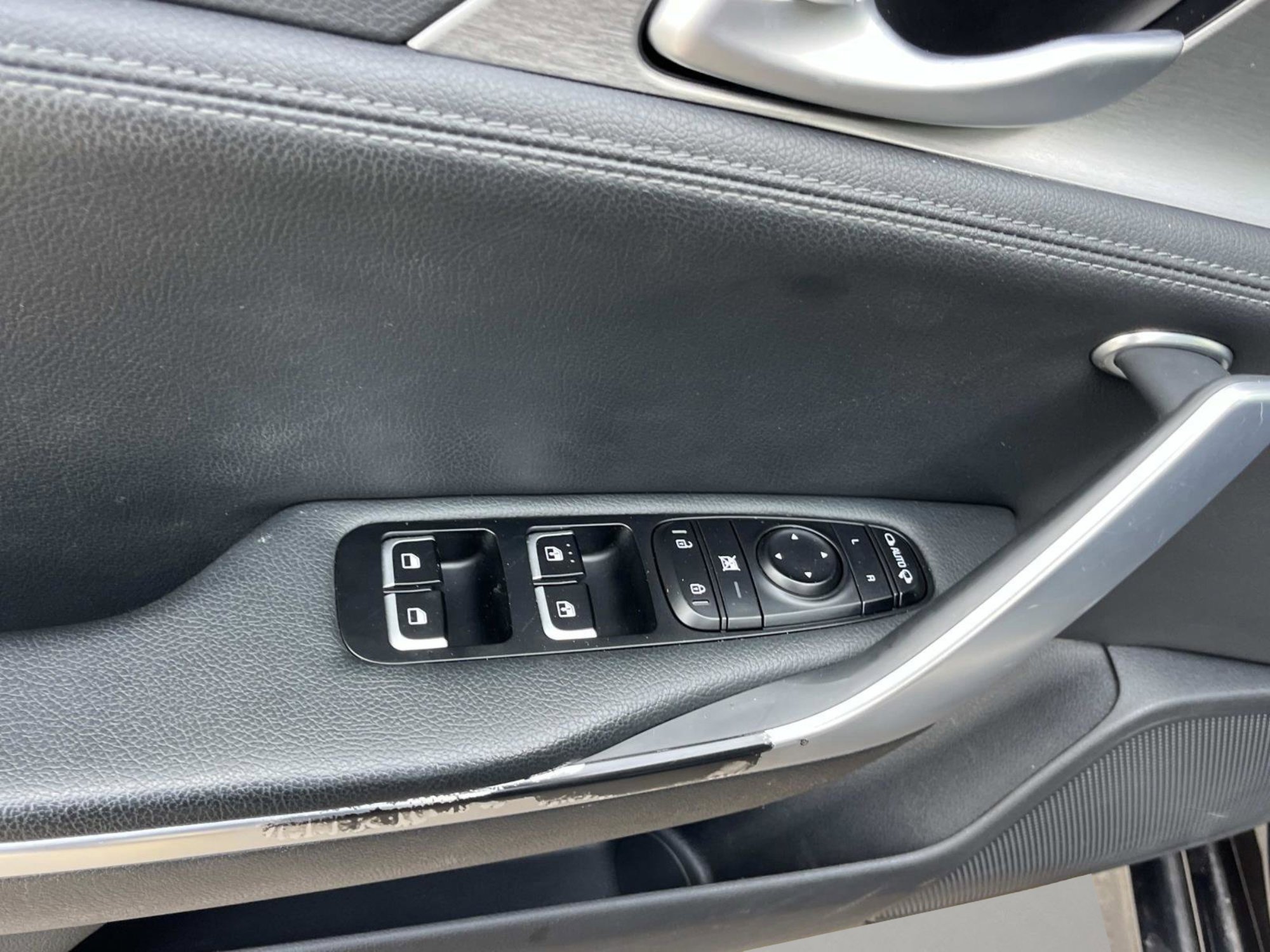 Used 2019 Kia Stinger GT image 19