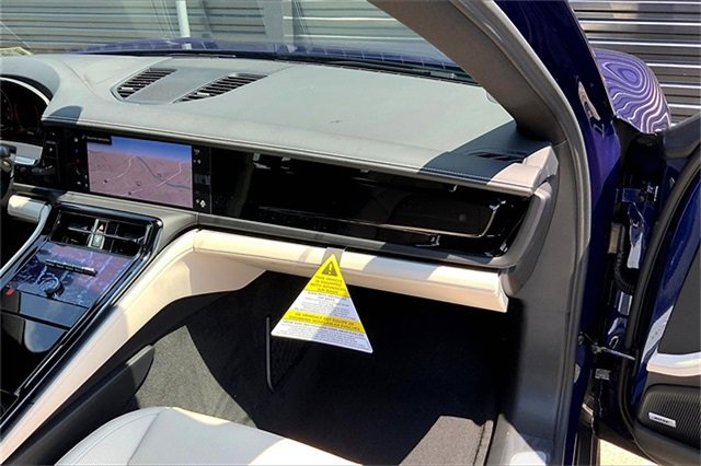 New 2025 Porsche Panamera 4 image 18