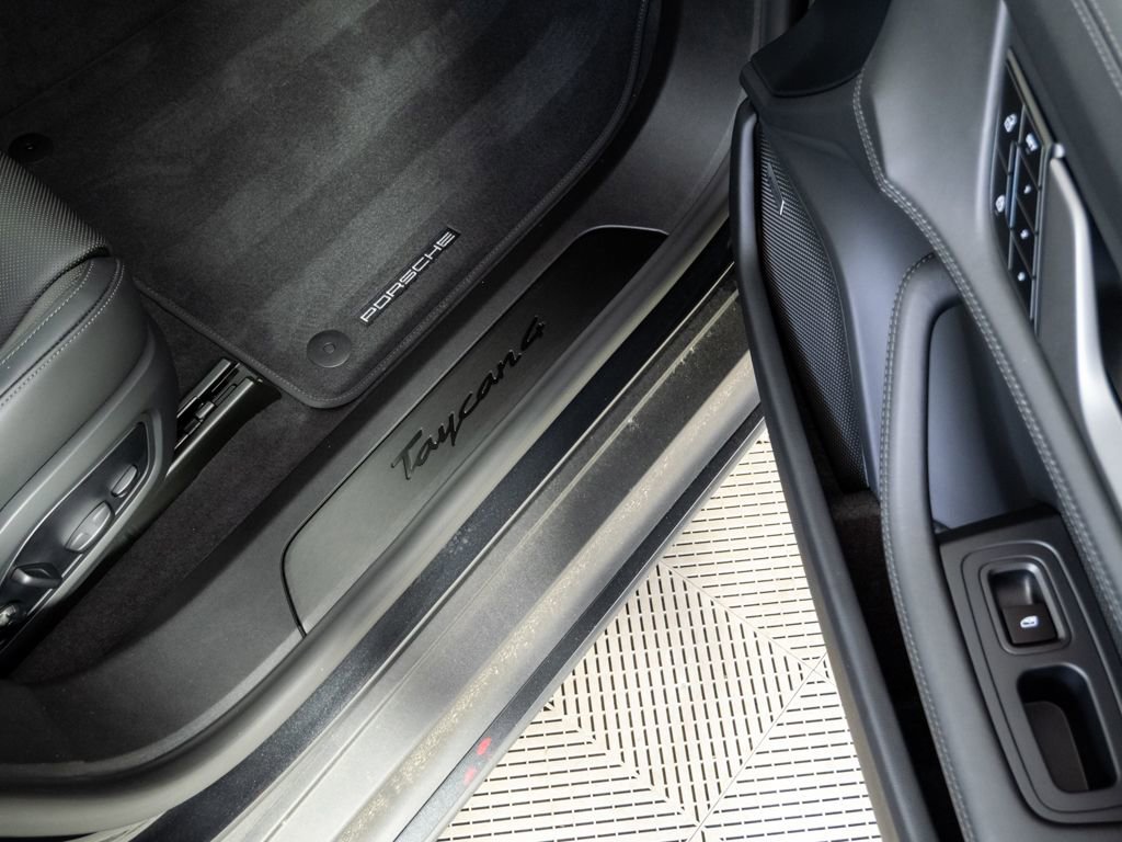 Certified 2025 Porsche Taycan AWD/4WD image 26