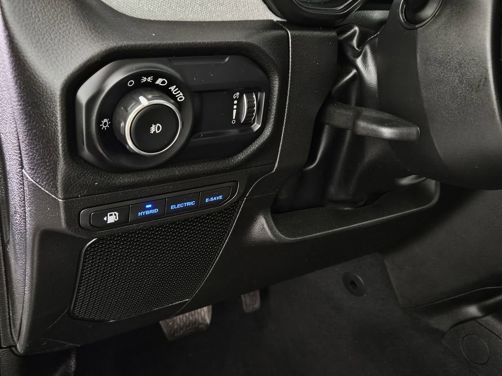 Used 2024 Jeep Wrangler Unlimited w/ Convenience Group AWD/4WD image 24