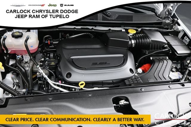 Used 2026 Chrysler Pacifica Limited FWD image 45