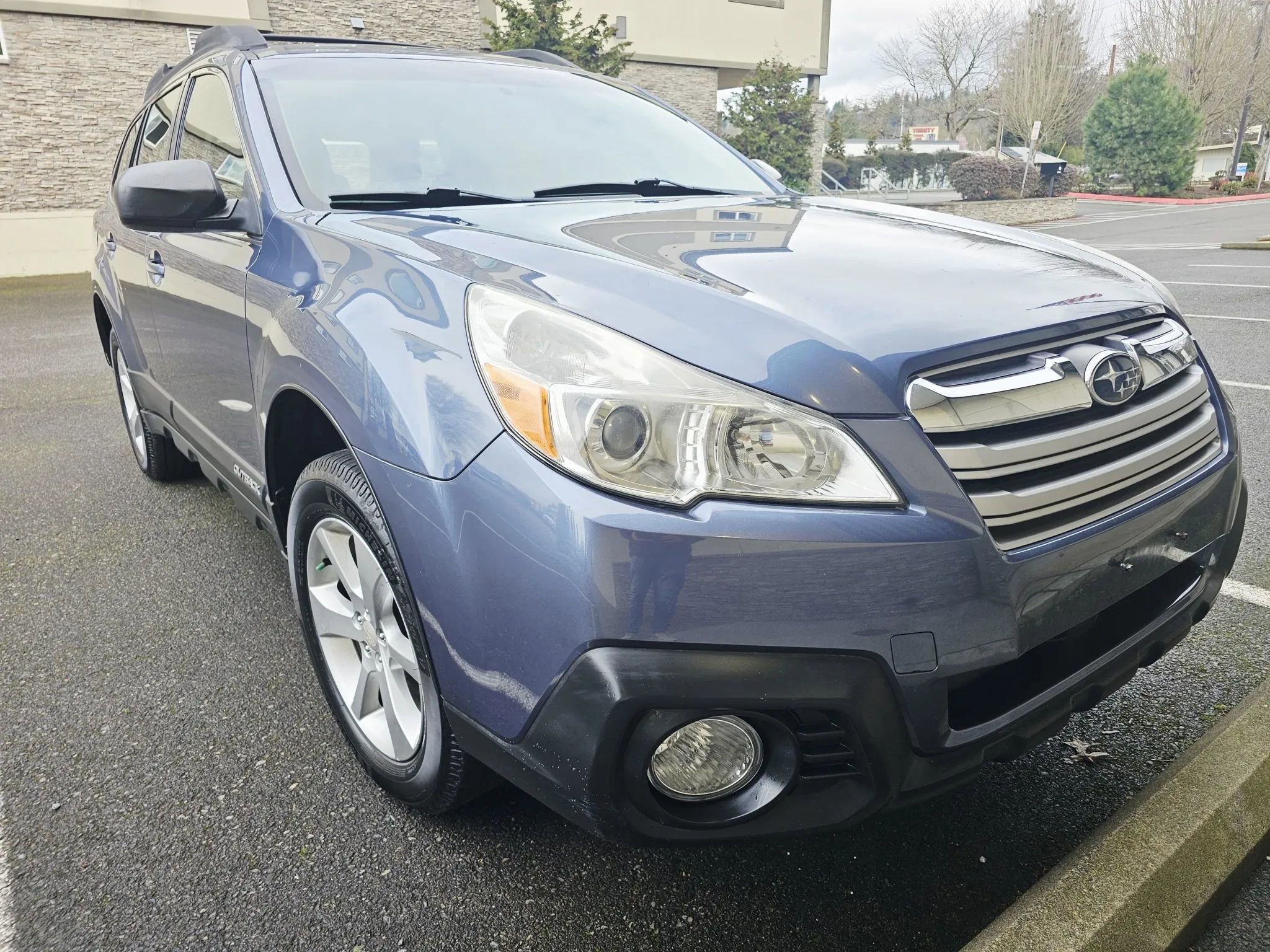 Used 2014 Subaru Outback 2.5i w/ Alloy Wheel Package AWD/4WD image 7