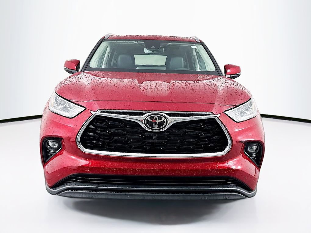 New 2026 Toyota Highlander Limited image 2