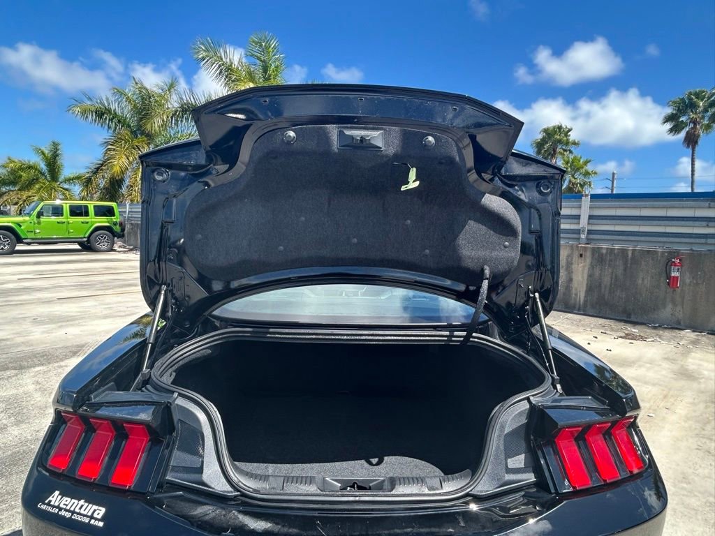 Used 2025 Ford Mustang Premium image 36