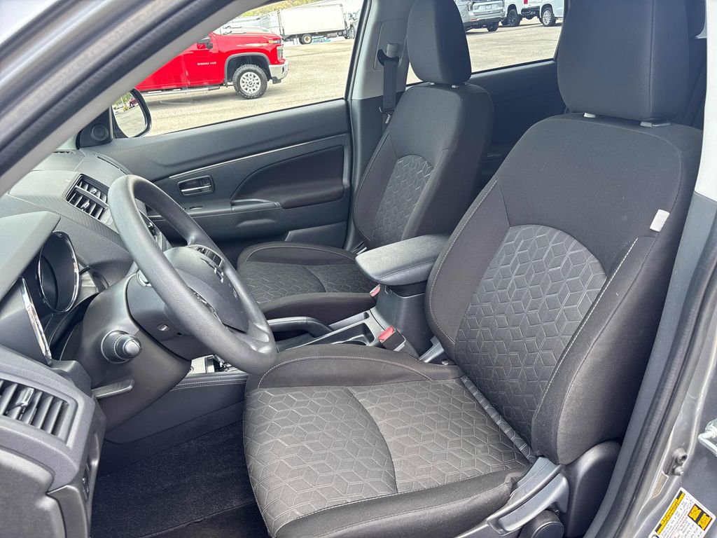 Used 2025 Mitsubishi Outlander Sport ES AWD/4WD image 12