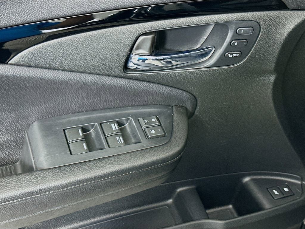 Used 2021 Honda Pilot Touring image 18