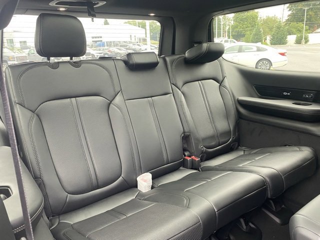 New 2024 Jeep Grand Wagoneer Series I w/ HD Trailer Tow Package image 35