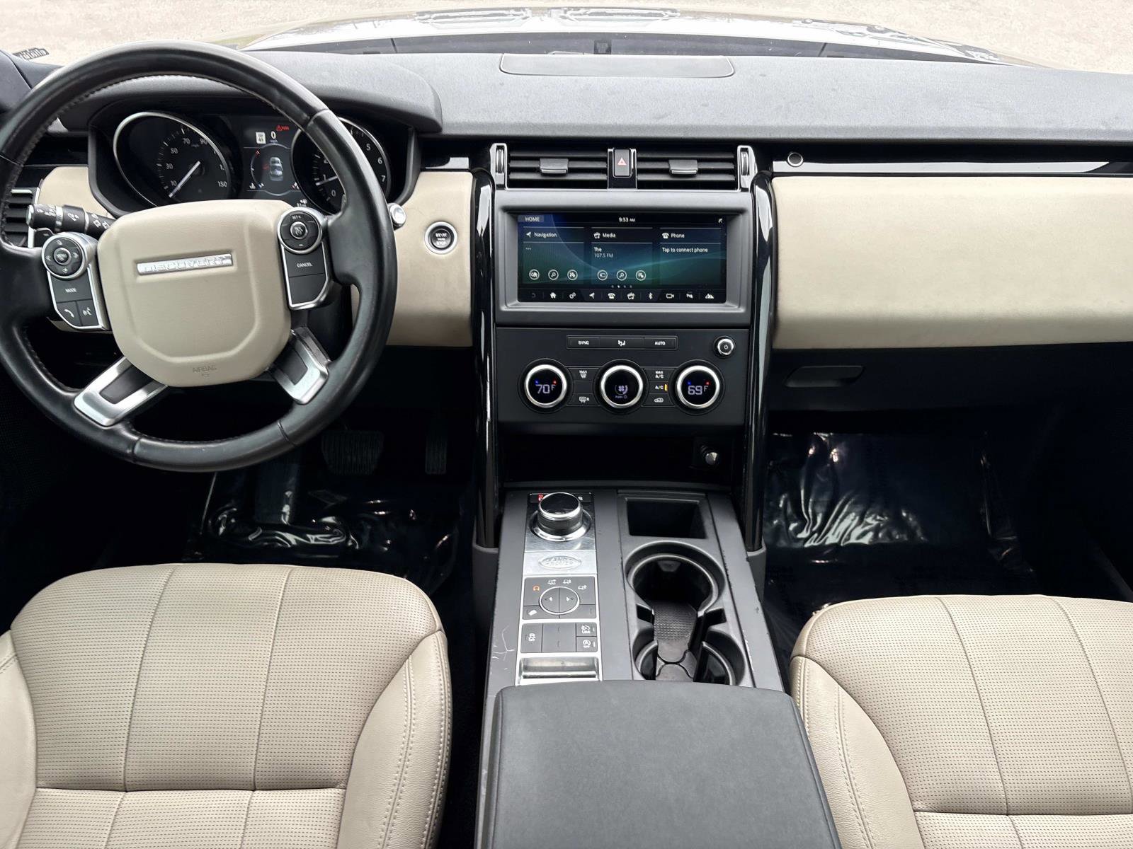 Used 2018 Land Rover Discovery SE image 28