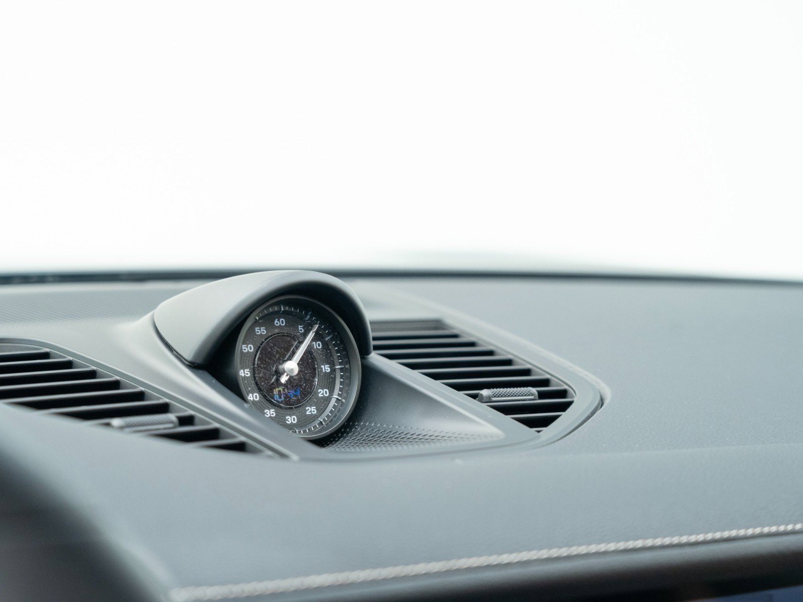 Certified 2025 Porsche Panamera 4 image 24