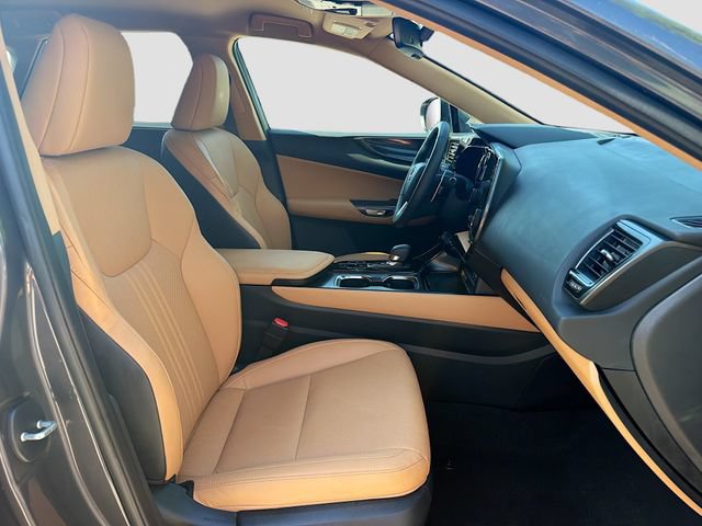Used 2025 Lexus NX 250 FWD w/ Towing Package (2000 Lbs) image 15