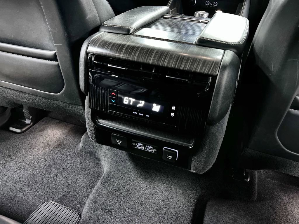 Used 2024 Jeep Wagoneer Series II w/ Flexible Seating Group AWD/4WD image 22