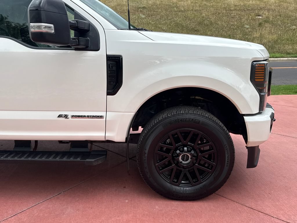 Used 2022 Ford F350 Lariat w/ Black Appearance Package AWD/4WD image 32