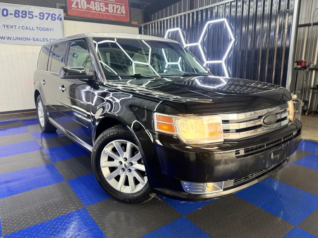Used 2011 Ford Flex SEL w/ Rapid Spec Order Code FWD image 10