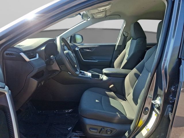 Used 2025 Toyota RAV4 XLE AWD/4WD image 15