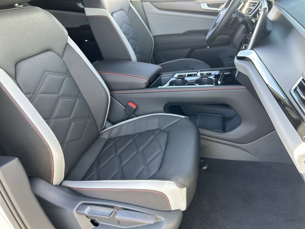 New 2026 Volkswagen Atlas Peak Edition image 7