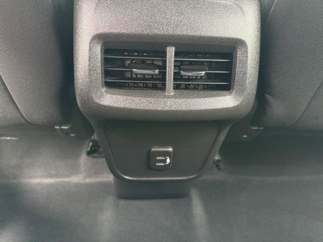 Used 2021 Chevrolet Equinox LT image 17