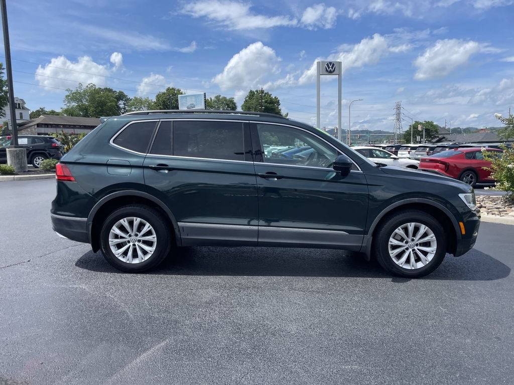 Used 2018 Volkswagen Tiguan SE w/ Panoramic Sunroof Package AWD/4WD image 4