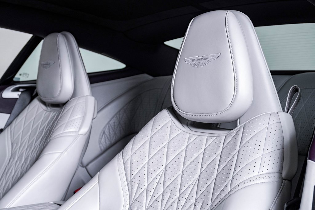 Used 2024 Aston Martin DB12 Coupe image 21