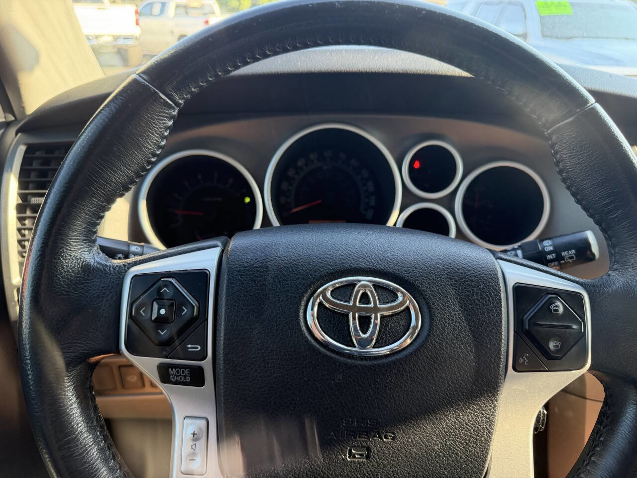 Used 2016 Toyota Sequoia SR5 w/ Premium Package RWD image 18