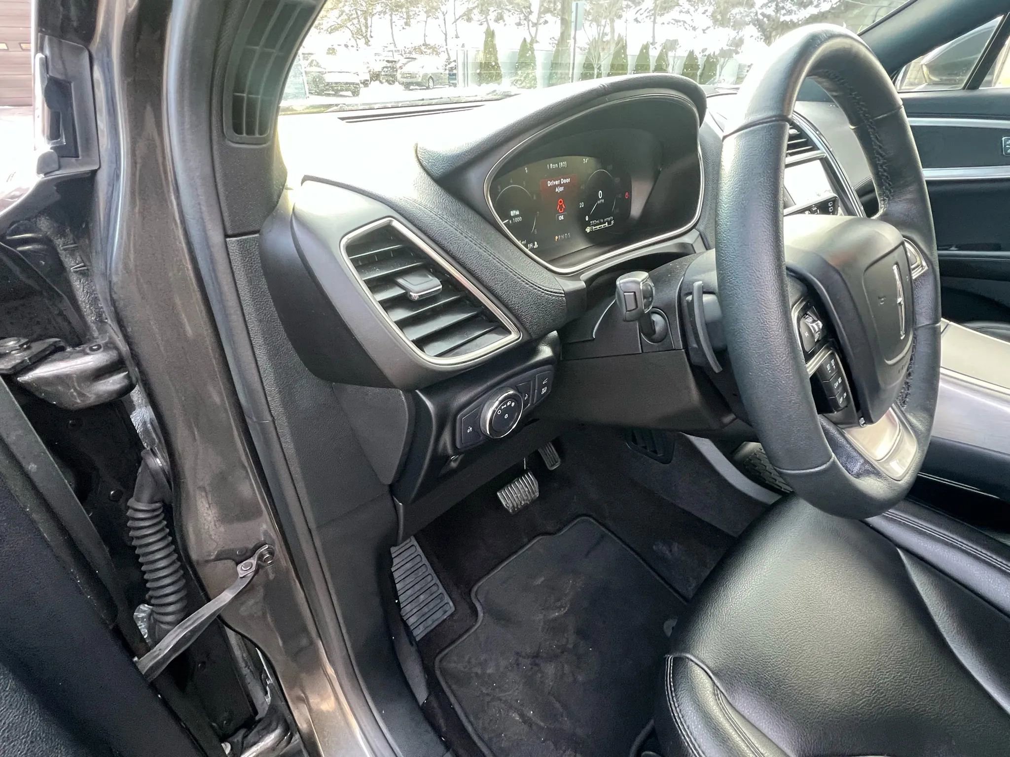 Used 2019 Lincoln Nautilus Premier AWD/4WD image 25