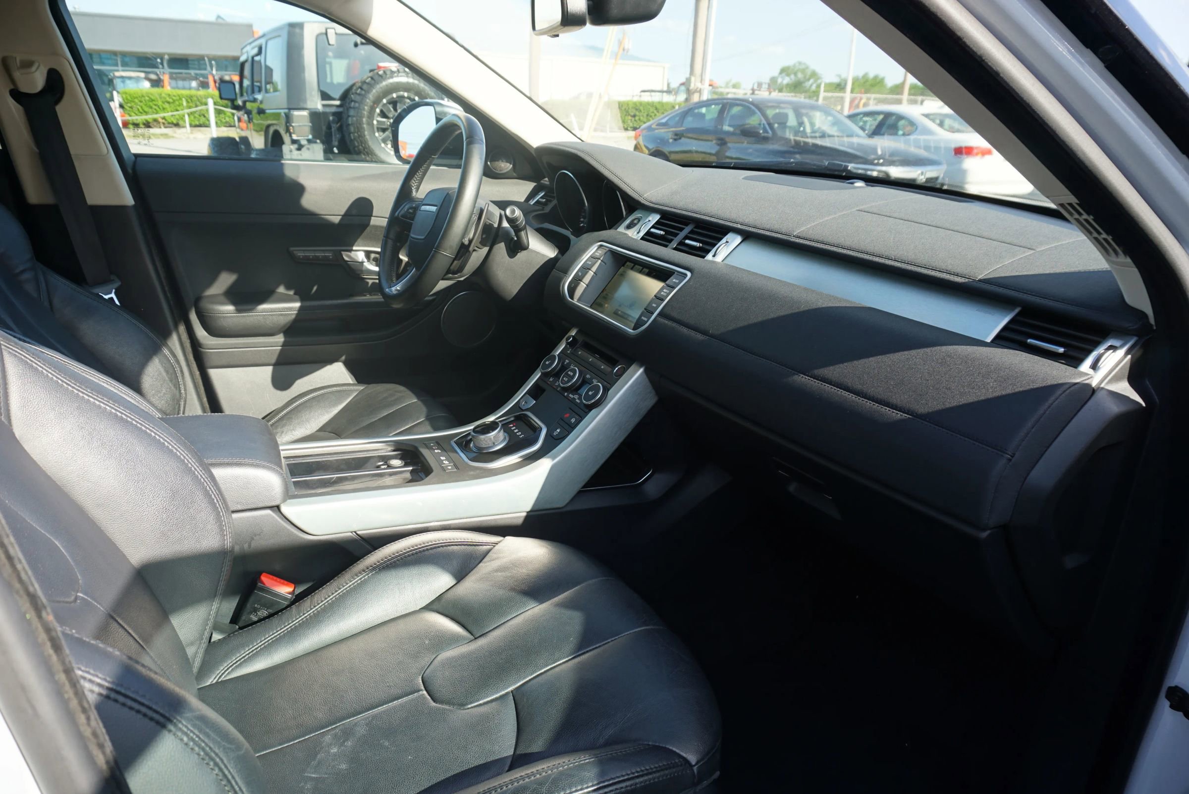 Used 2015 Land Rover Range Rover Evoque Pure Plus AWD/4WD image 26