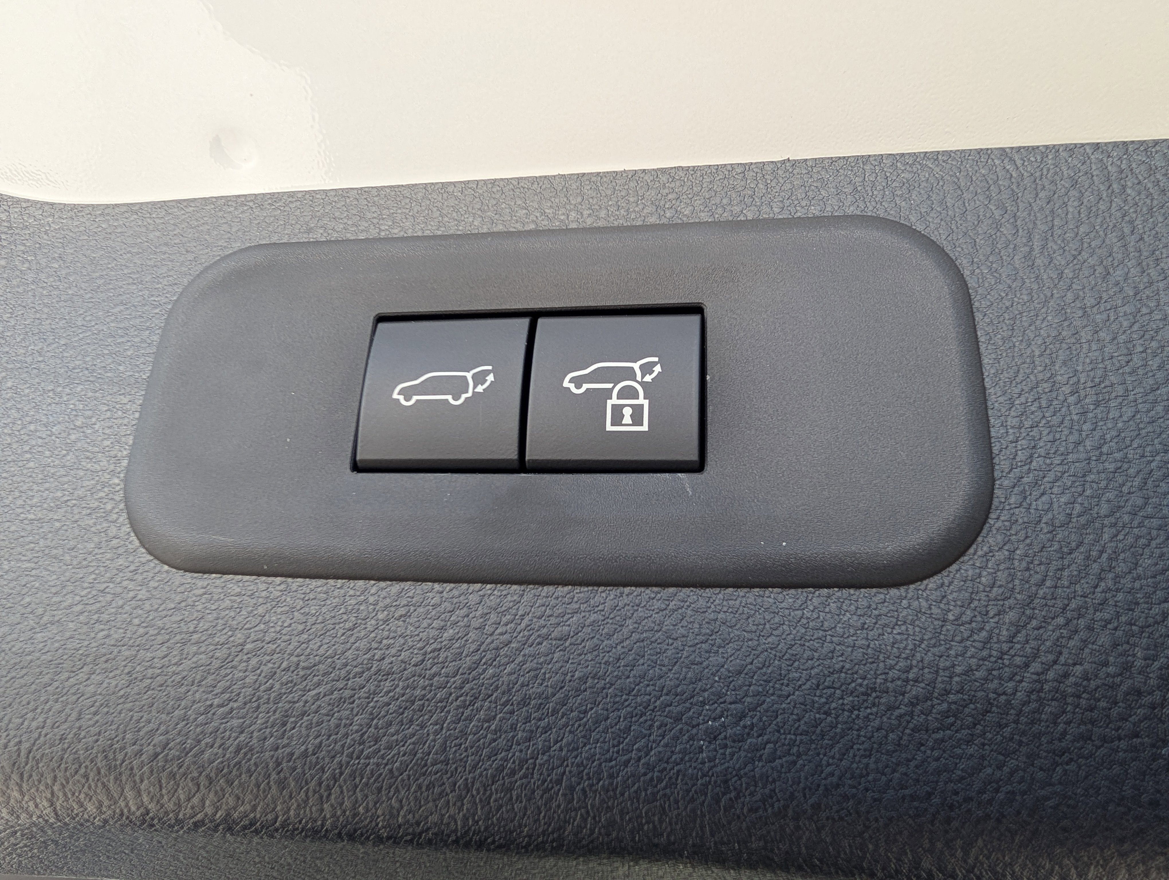 New 2026 Lexus TX 500h AWD image 12