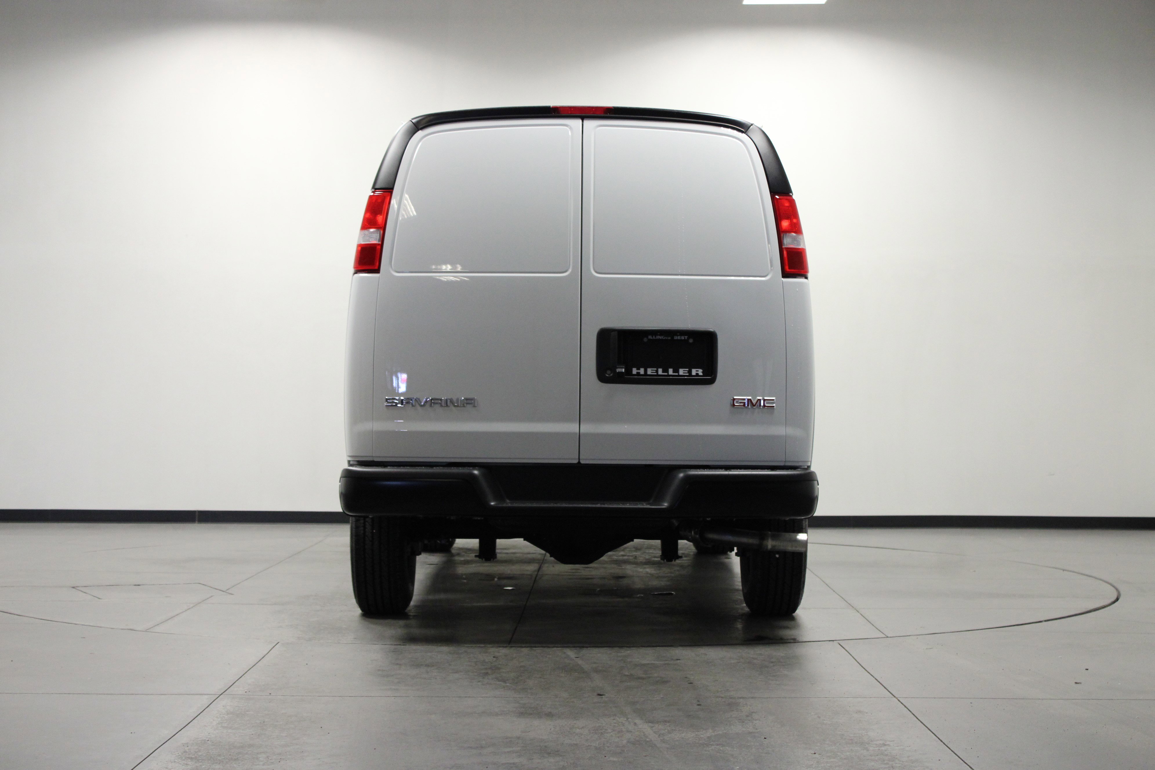 New 2026 GMC Savana 2500 RWD image 5