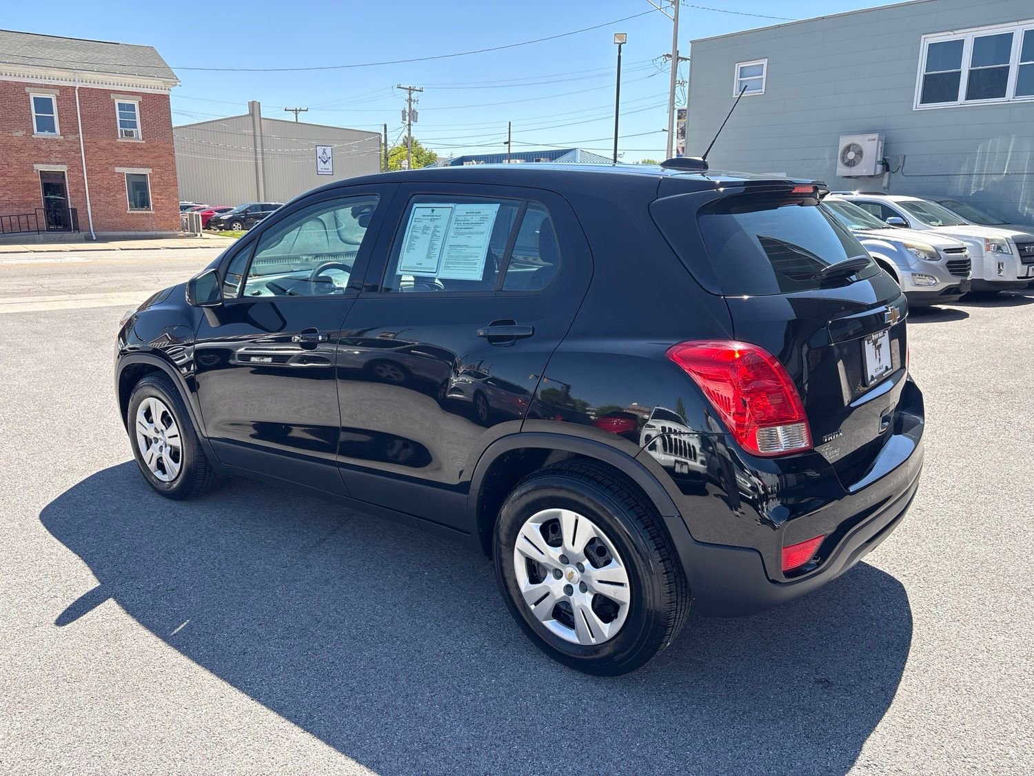 Used 2018 Chevrolet Trax LS FWD image 2