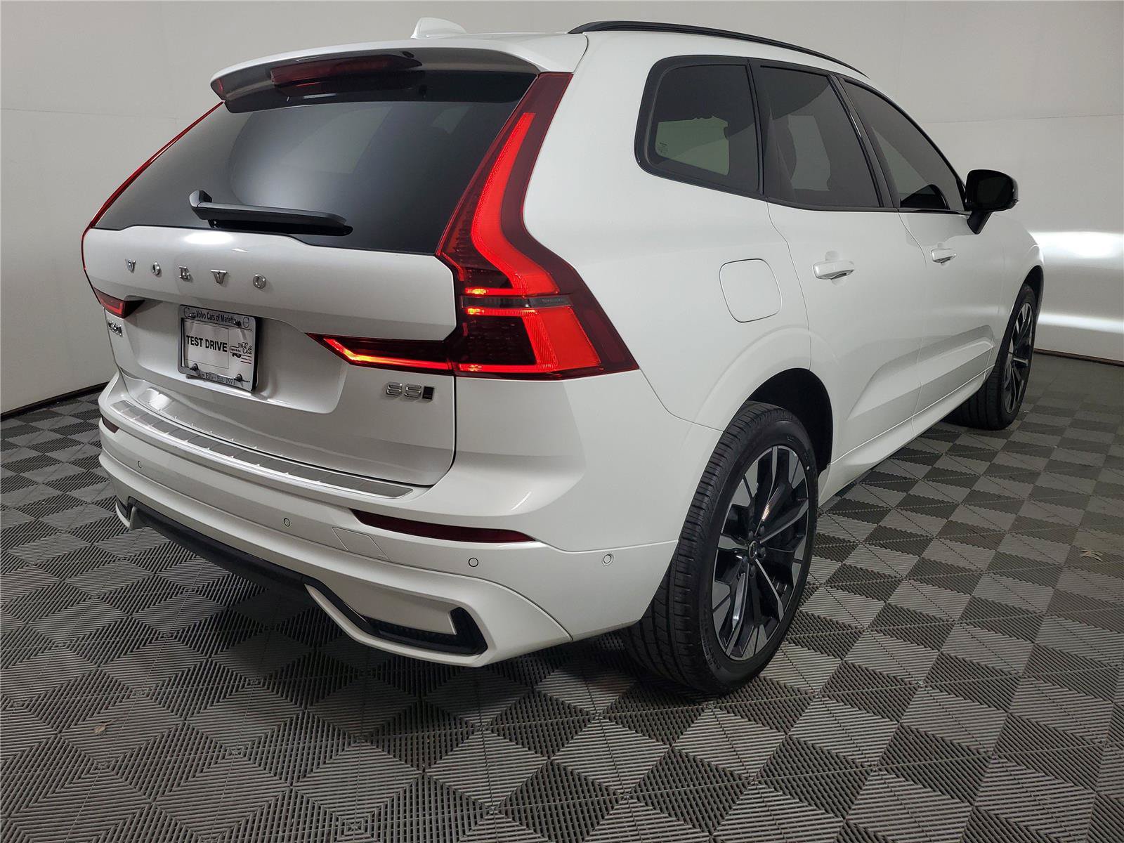 Certified 2026 Volvo XC60 B5 Plus w/ Protection Package Premier AWD/4WD image 6