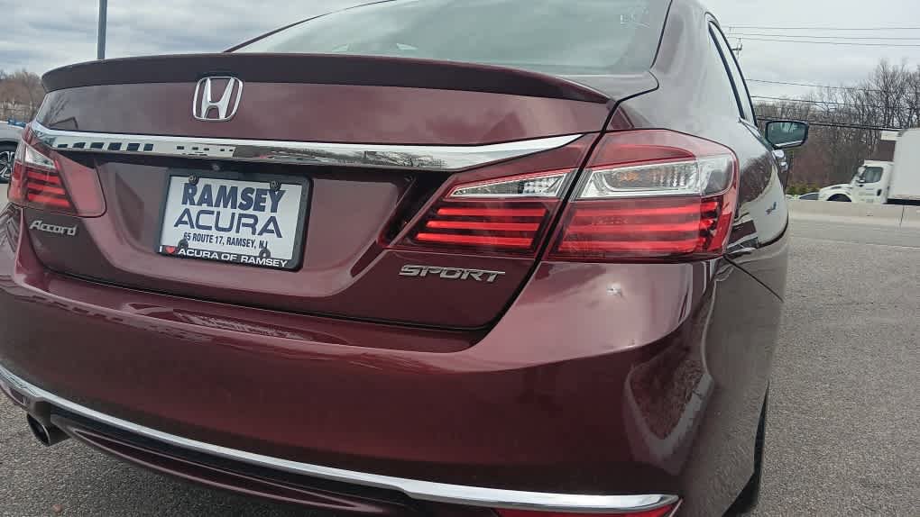 Used 2016 Honda Accord Sport image 5