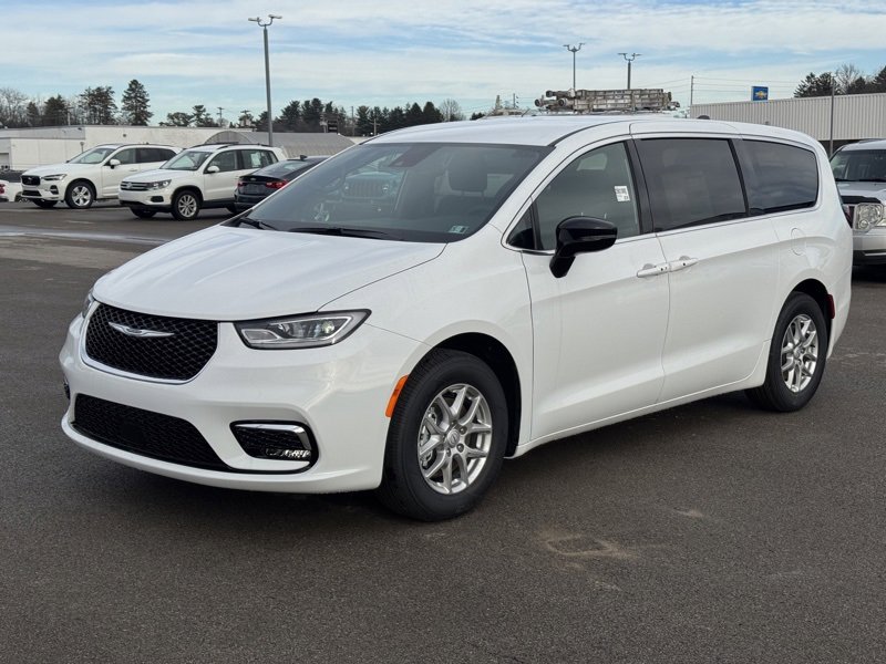 New 2026 Chrysler Pacifica Select image 7