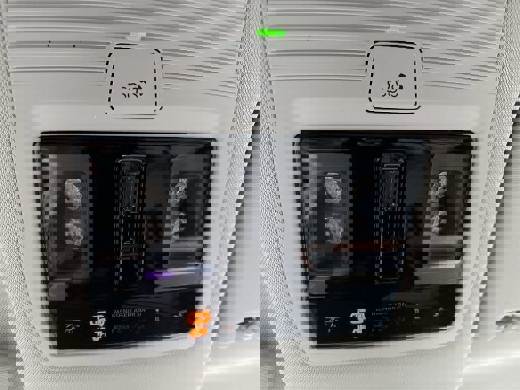 New 2025 Volkswagen ID. Buzz 1st Edition image 11