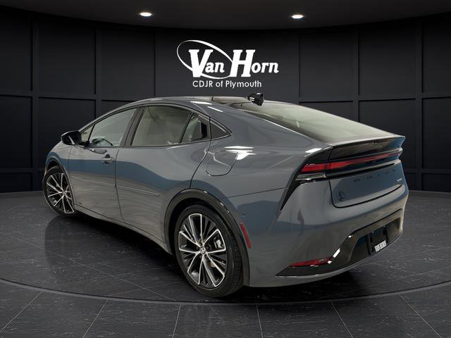 Used 2024 Toyota Prius LE AWD/4WD image 5